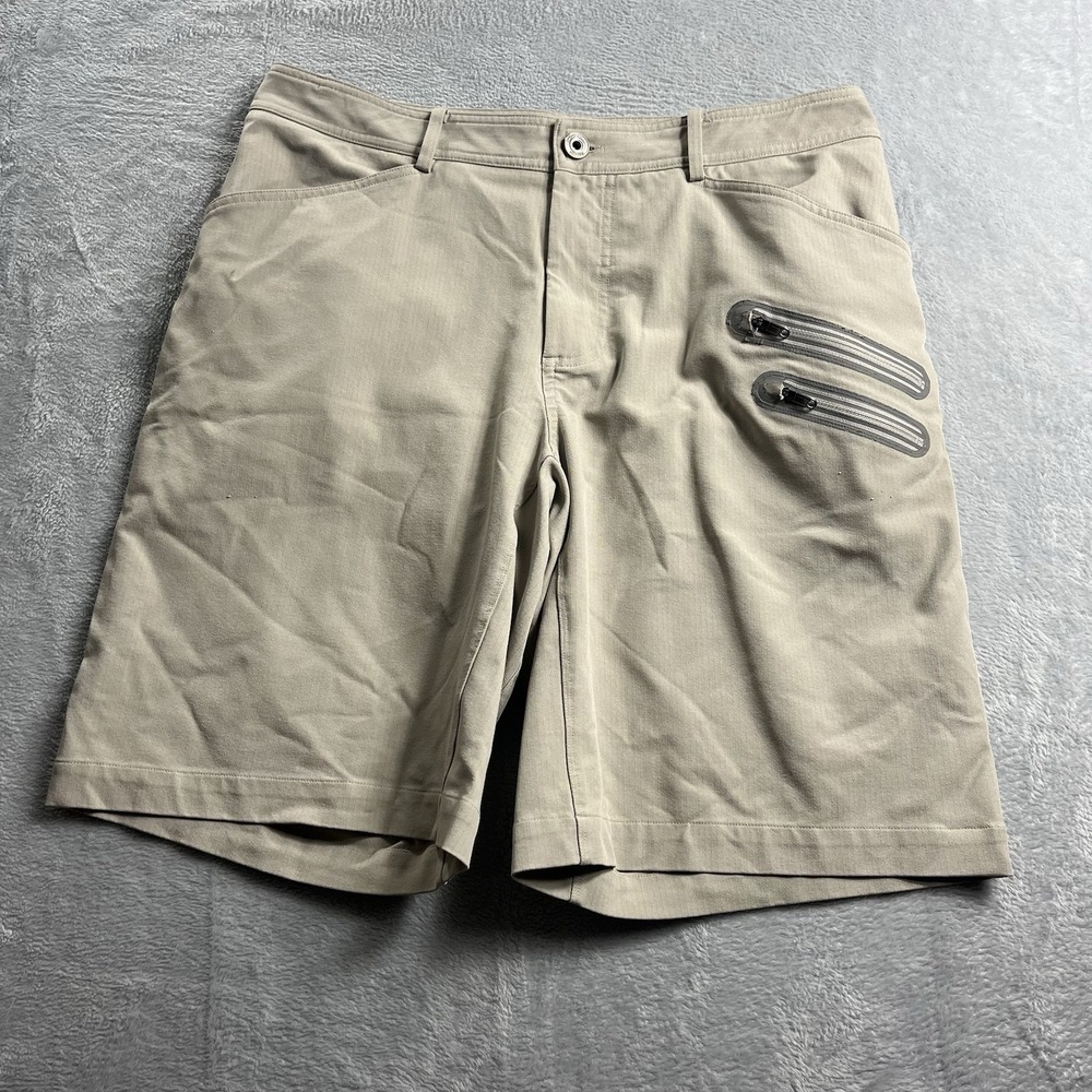 Lululemon Commute Shorts‎ Men's Beige Active Stretch Size 36